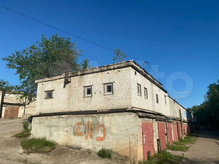 Гараж, > 30 м²