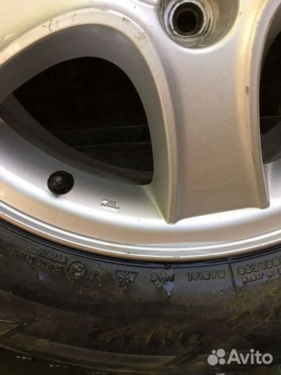 R6 Bridgestone Blizzak DM-V1 225/65, PCD 5x114.3 DIA 67.1