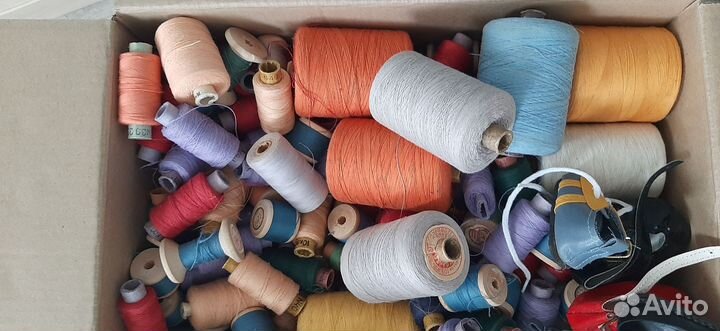 Нитки коробкой