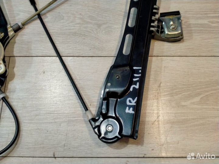 Стеклоподъемник передний правый Mercedes-Benz