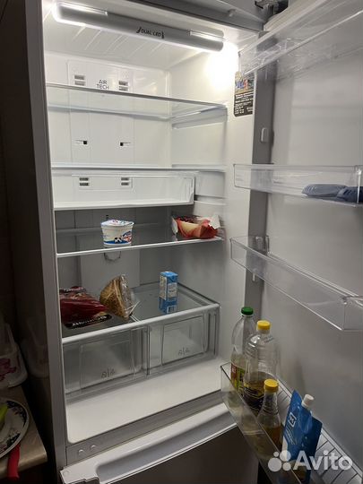 Холодильник Hotpoint Ariston