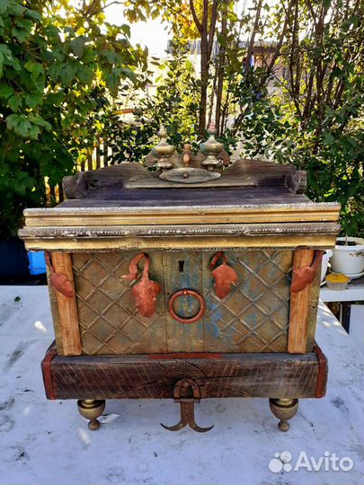 Сундуки -Чемоданы старинные