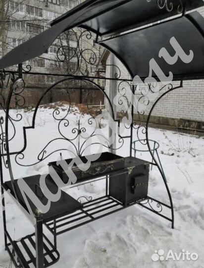 Мангал с крышей