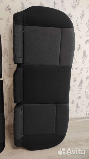 Заднее сиденье skoda rapid