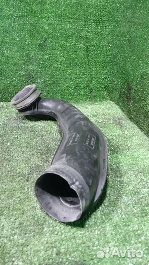 Патрубок воздушного фильтра Ford Focus
