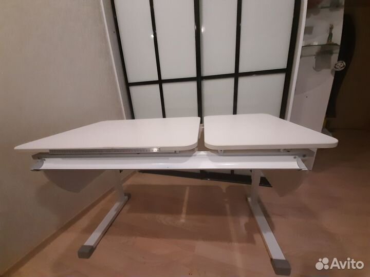 Детский письменный стол