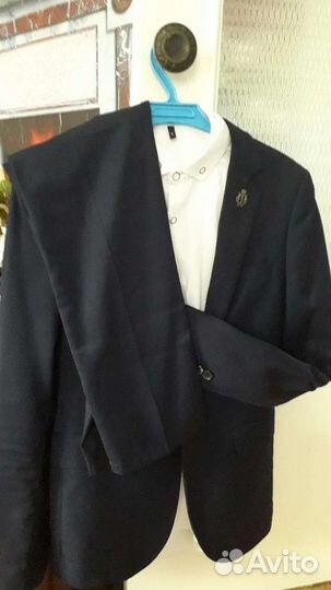 Классический, мужской костюм