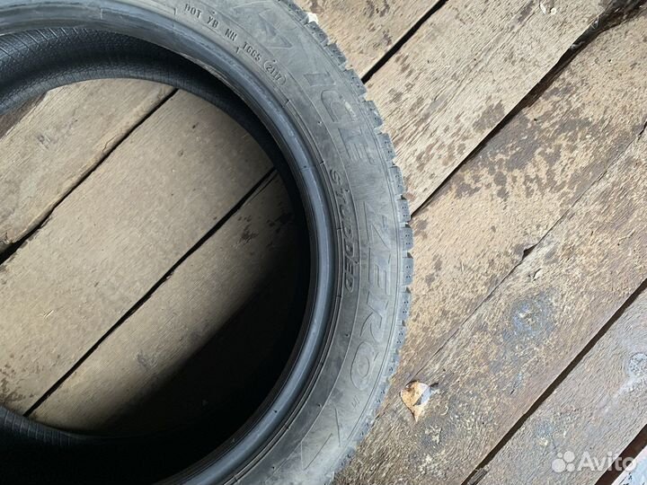 Pirelli Ice Zero 215/50 R17