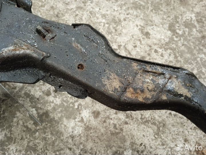 Балка подмоторная Hyundai Elantra 3 (б/у)