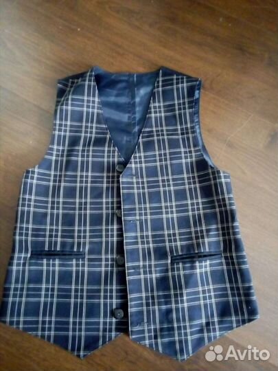 Жилетка для мальчика школьная