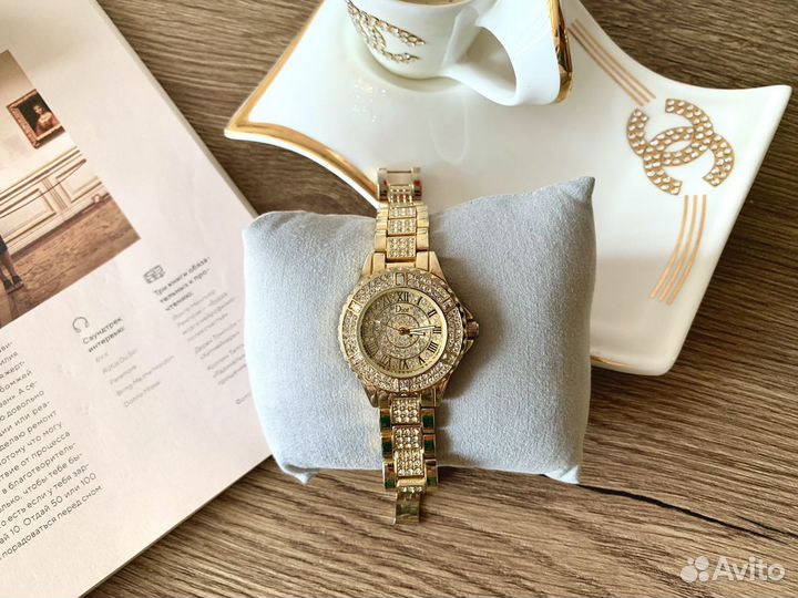 Часы женские наручныи бижутерия Dior