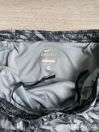 Шорты спортивные Nike женские