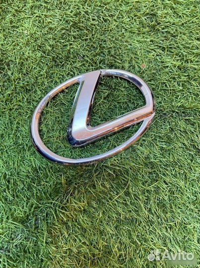Эмблема Lexus Lx570