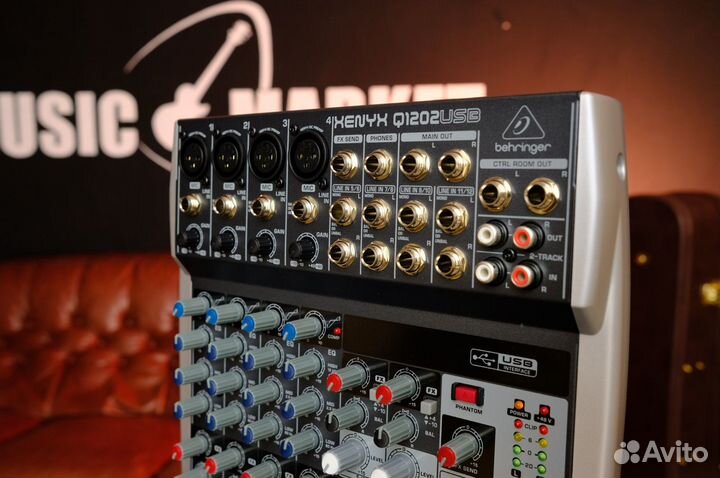 Микшерный пульт Behringer + Аксессуары