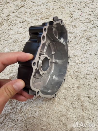 Крышка двигателя левая генератора Suzuki GSR gsxr
