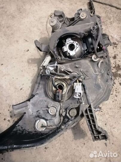 Фара левая Prado 150 2009-2013 оригинал