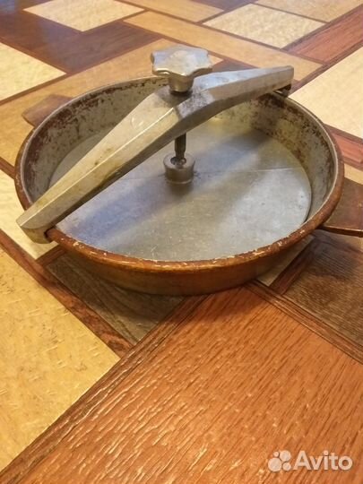 Сковорода для приготовления цыпленка