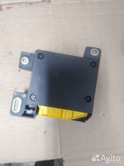 Блок управления подушками безопасности Renault