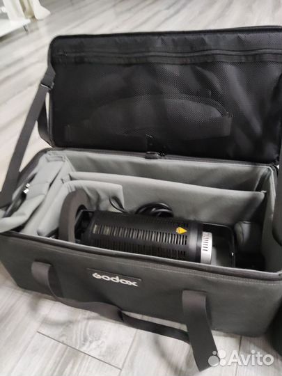 Осветитель светодиодный Godox VL300II