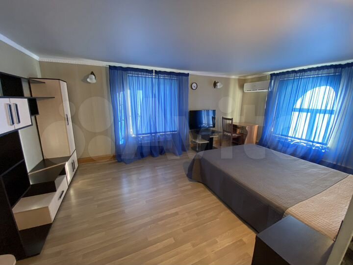 2-к. квартира, 70 м², 1/3 эт.