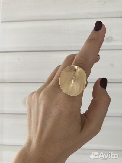 Кольцо акцентное цвет матовое золото