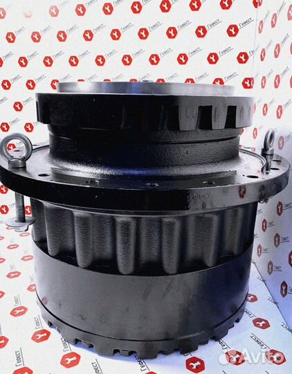 Бортовой редуктор Komatsu PC300-8