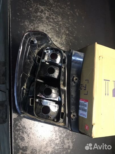 Продам задний правый фонарь