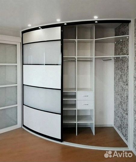 Угловой шкаф