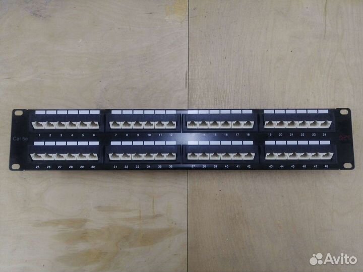 Патч панель APC 48 портов RJ45, 2U