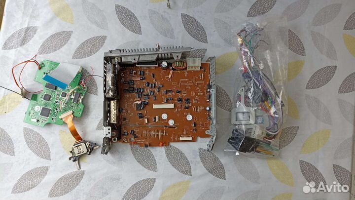 Запчасти от магнитолы