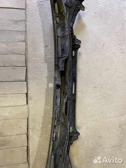 Жабо Toyota Land Cruiser 200