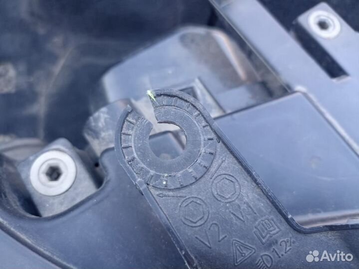 Фара ксенон правая Land Rover Freelander 2, 10-12г