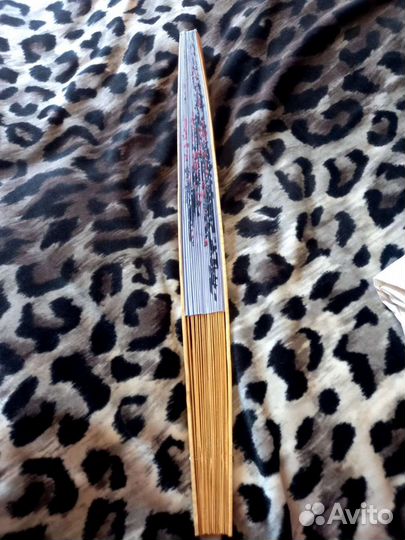 Веер большой в деревянном корпусе