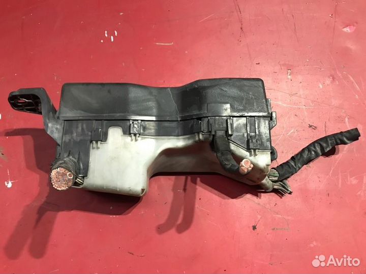 Блок предохранителей Toyota Avensis Т250