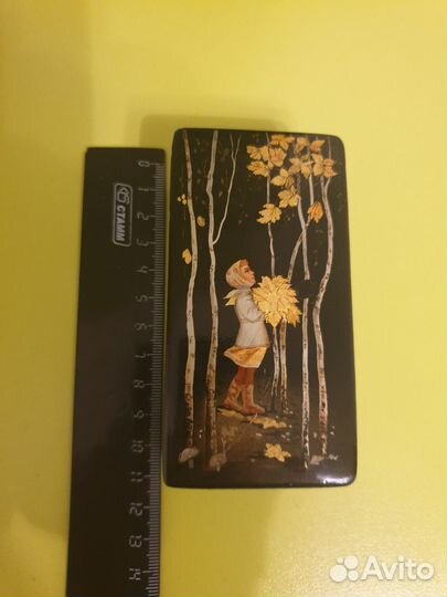 Шкатулка федоскино девочка с листьями. СССР