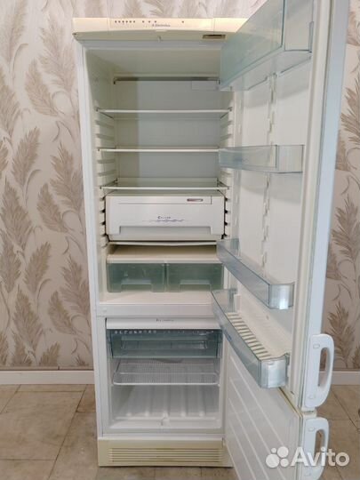 Холодильник бу electrolux
