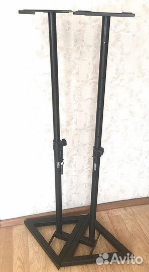 Стойки для студийных мониторов