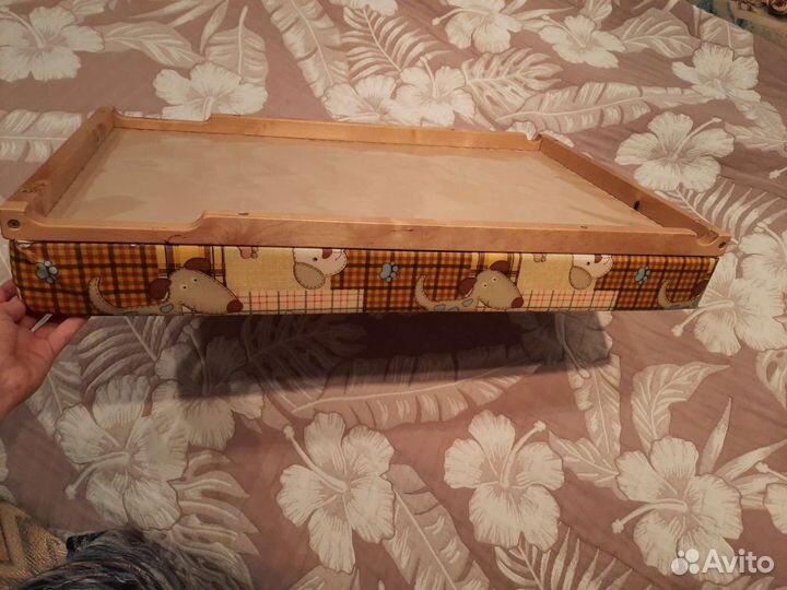 Пеленальная доска на кроватку