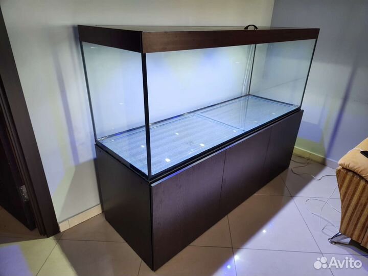 Аквариумы, террариумы, 1000лит. Ростов