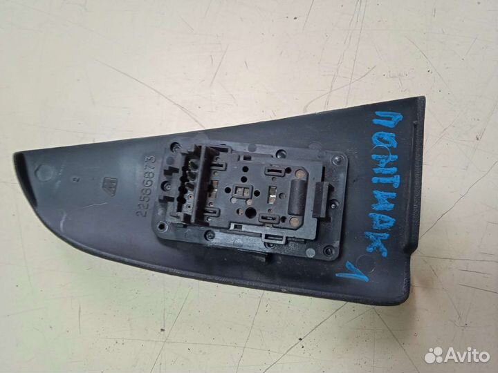 Кнопка блокировки дверей левая Pontiac Grand AM