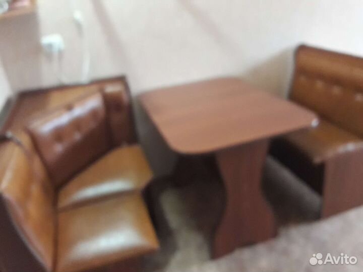 Кухонный уголок со столом бу