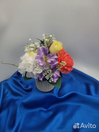 Цветочные композиции из искусственных цветов