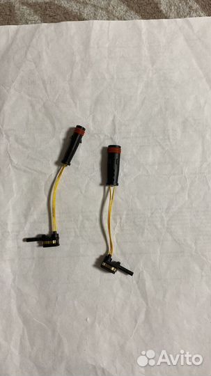 Датчик износа тормозных колодок (Mersedes-Bens)