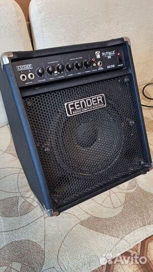 Басовый комбик Fender rumble 30