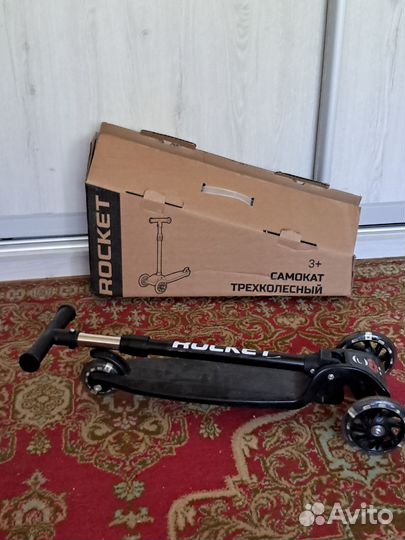 Самокат детский трехколесный новый