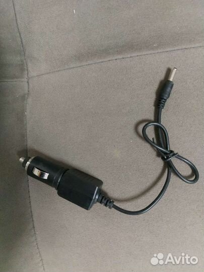 Автомобильное зарядное устройство для телефона