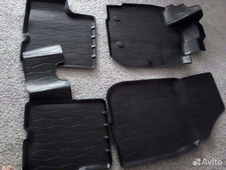 Коврики на Ниссан террано
