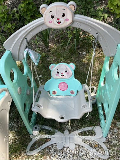 Детский игровой центр с горкой и качелей