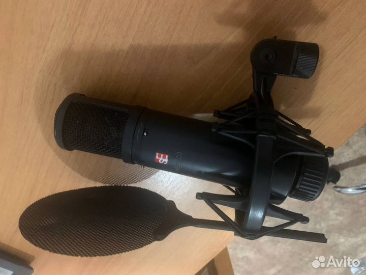 Студийный микрофон sE Electronics sE2300