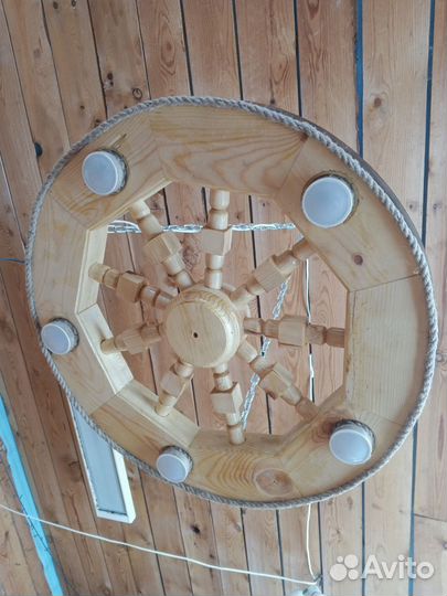 Эксклюзивная люстра из дерева